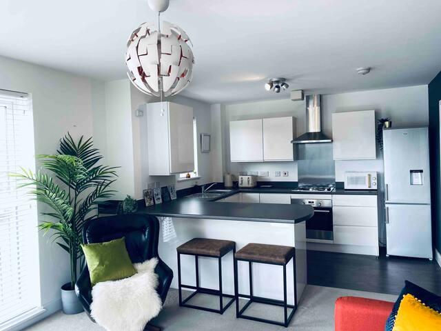 Luxury 2 Bedroom waterfront apartment with balcony6